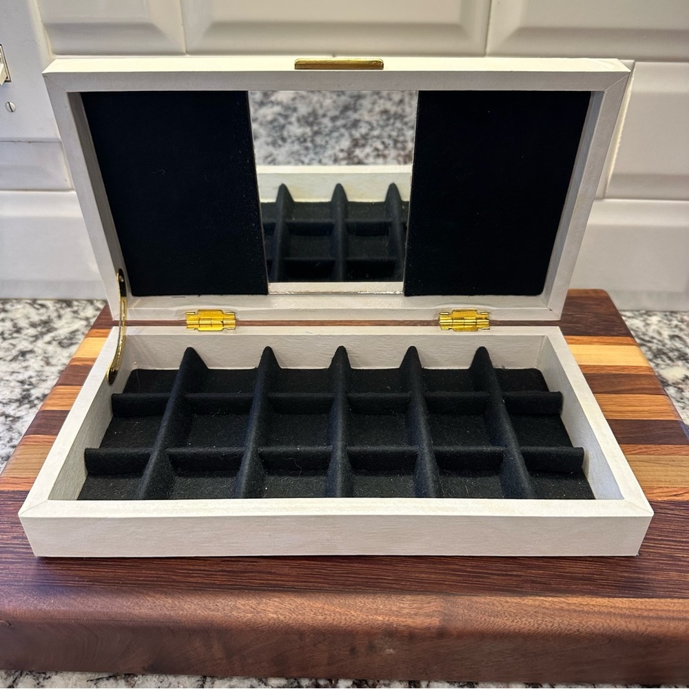 Vintage London Leather Jewelry Box made in Japan by Tundra Imports